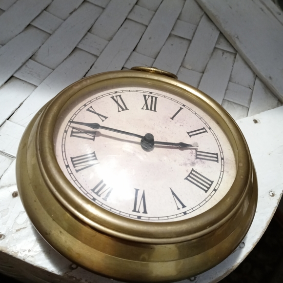 🏬🕙VINTAGE BRASS QUARTZ CLOCK🐼🗻 - Picture 8 of 9